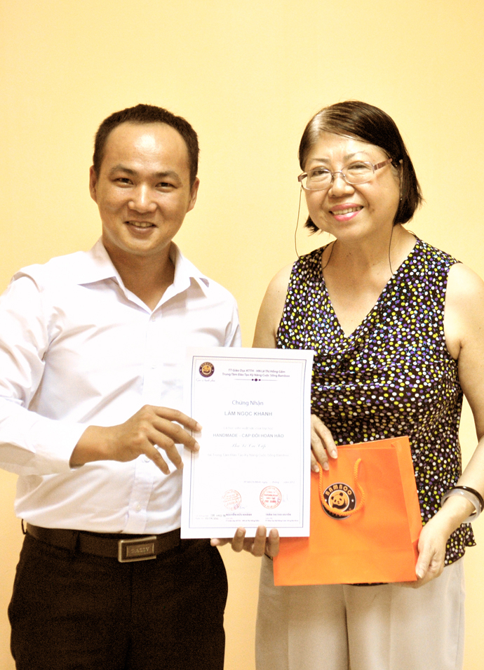 lop handmade trao phan thuong.jpg